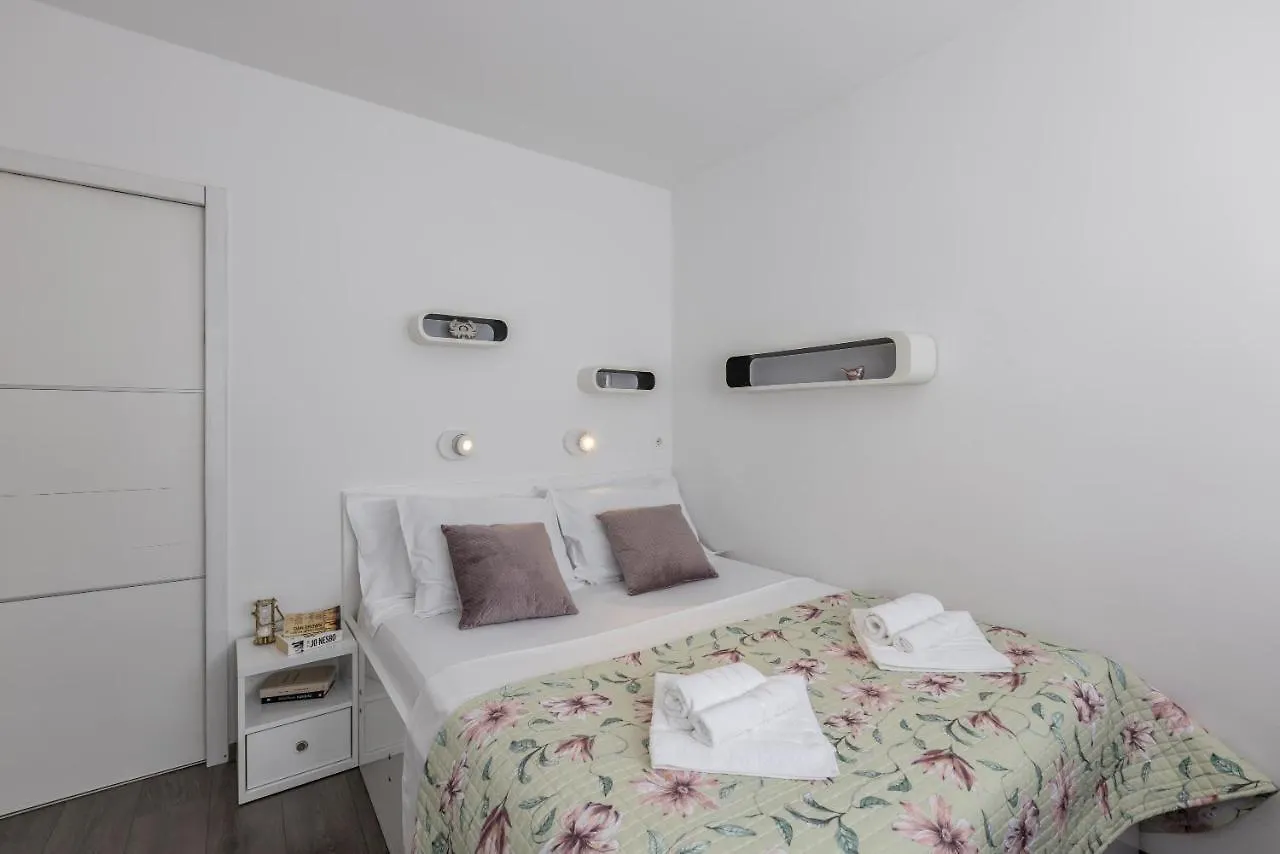 First Choice Apartment Split