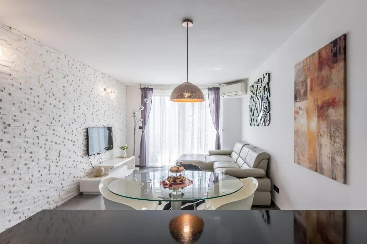 First Choice Apartment Split