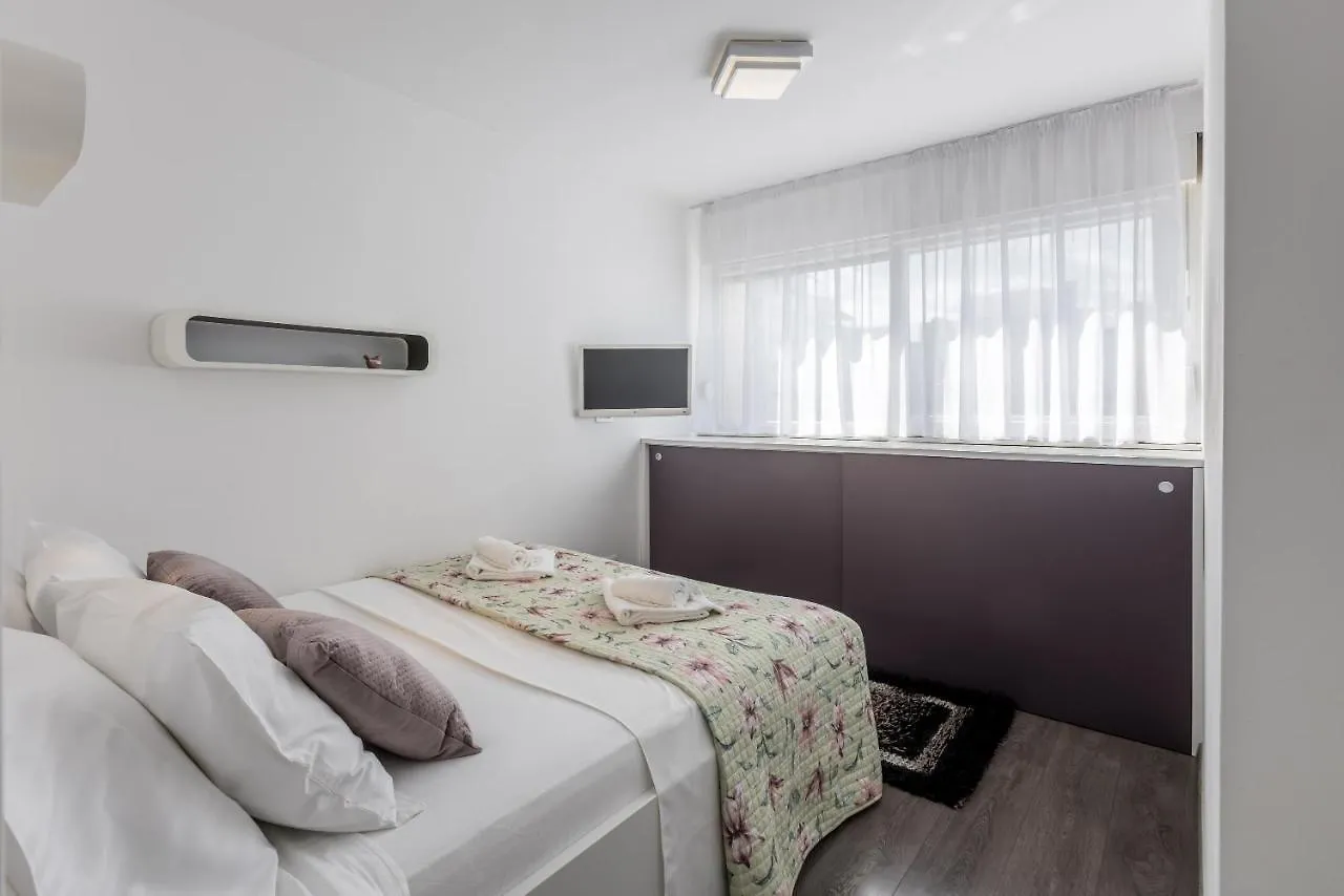 First Choice Apartment Split